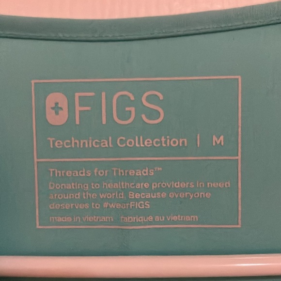 Figs Medium Casma Top in Fresh Aqua - Picture 2 of 3